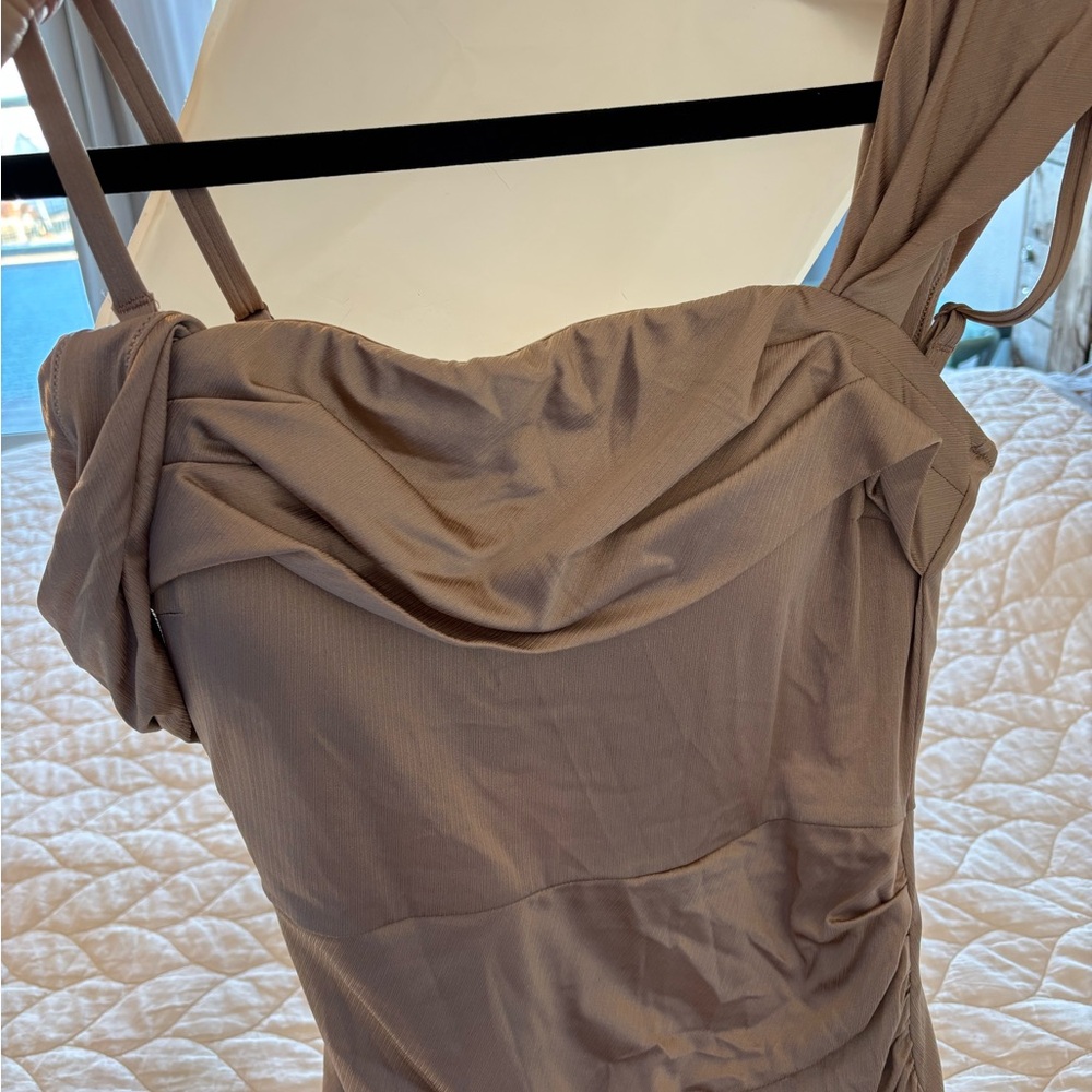 Off-Shoulder Metallic Gold Strapless Evening Gown - Picture 4 of 4